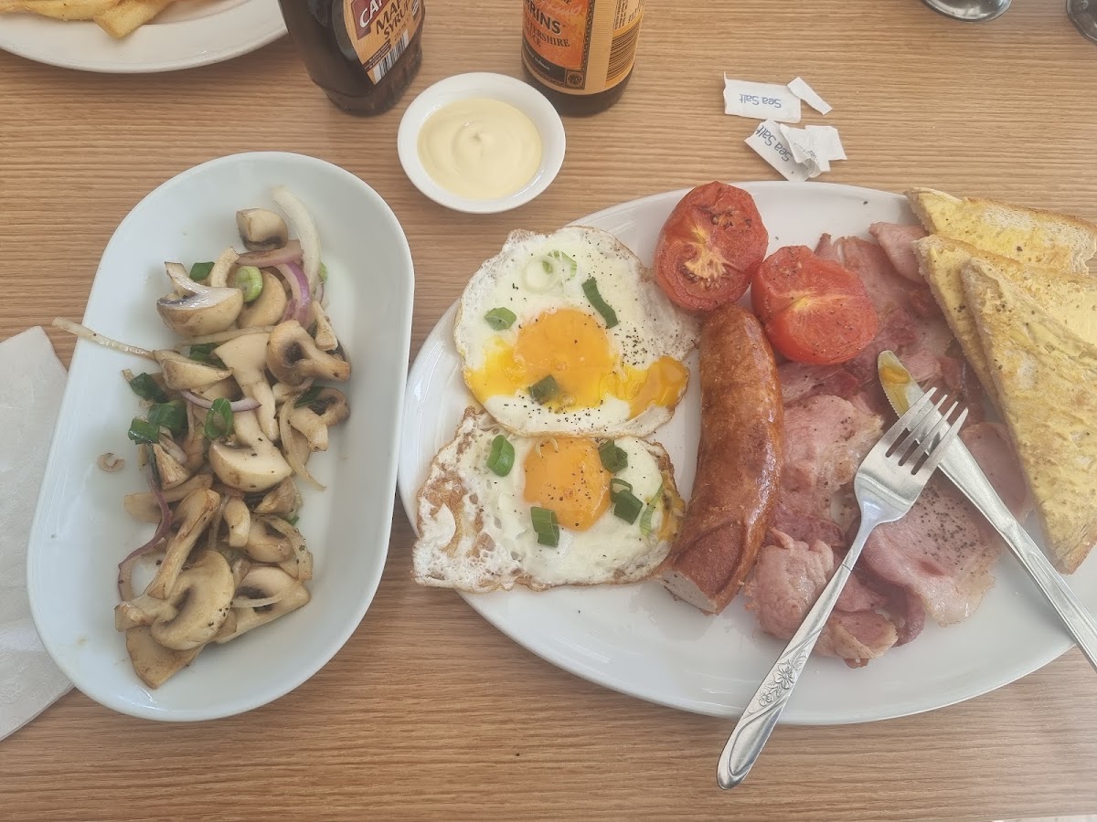 All day breakfast at Cafe at Bayliss